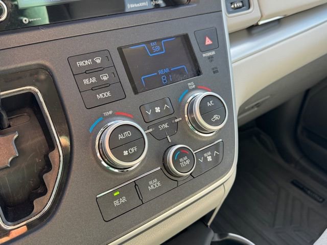 Used 2020 Toyota Sienna LE image 28