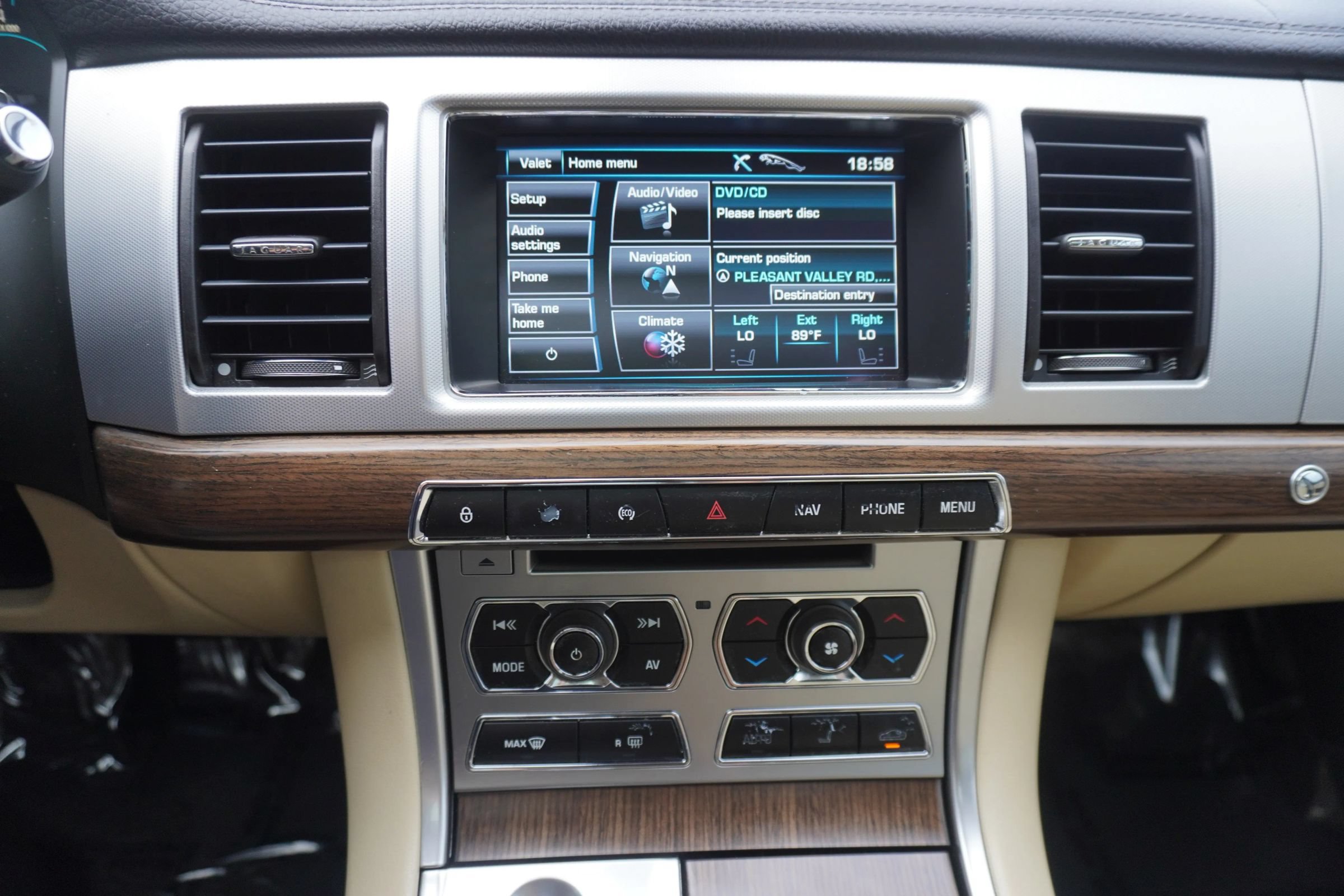 Used 2013 Jaguar XF 3.0 RWD image 19