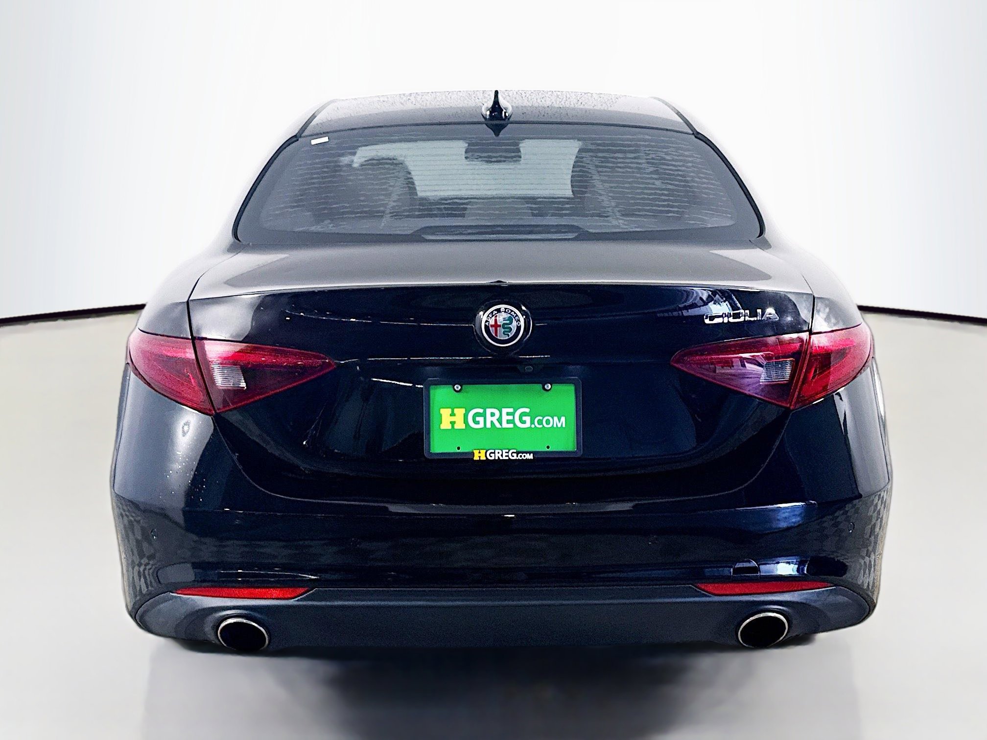 Used 2018 Alfa Romeo Giulia Ti w/ Quick Order Package 22Z Lusso image 8