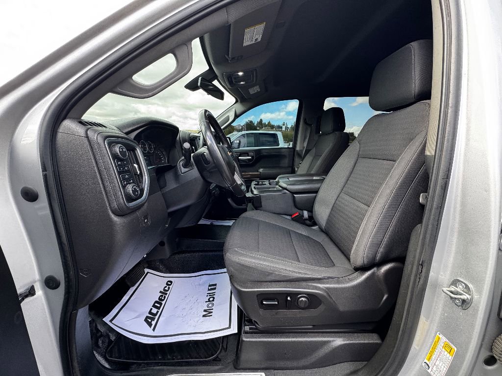 Used 2021 Chevrolet Silverado 1500 LT image 2