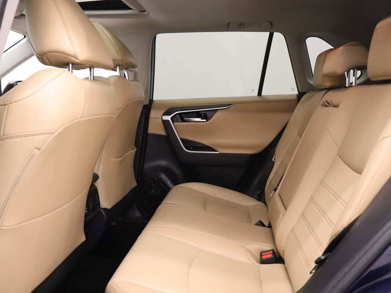 Used 2019 Toyota RAV4 Limited w/ Cold Weather Package image 17