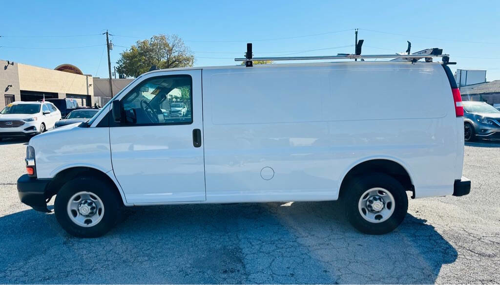 Used 2021 Chevrolet Express 2500 w/ Enhanced Convenience Package image 2