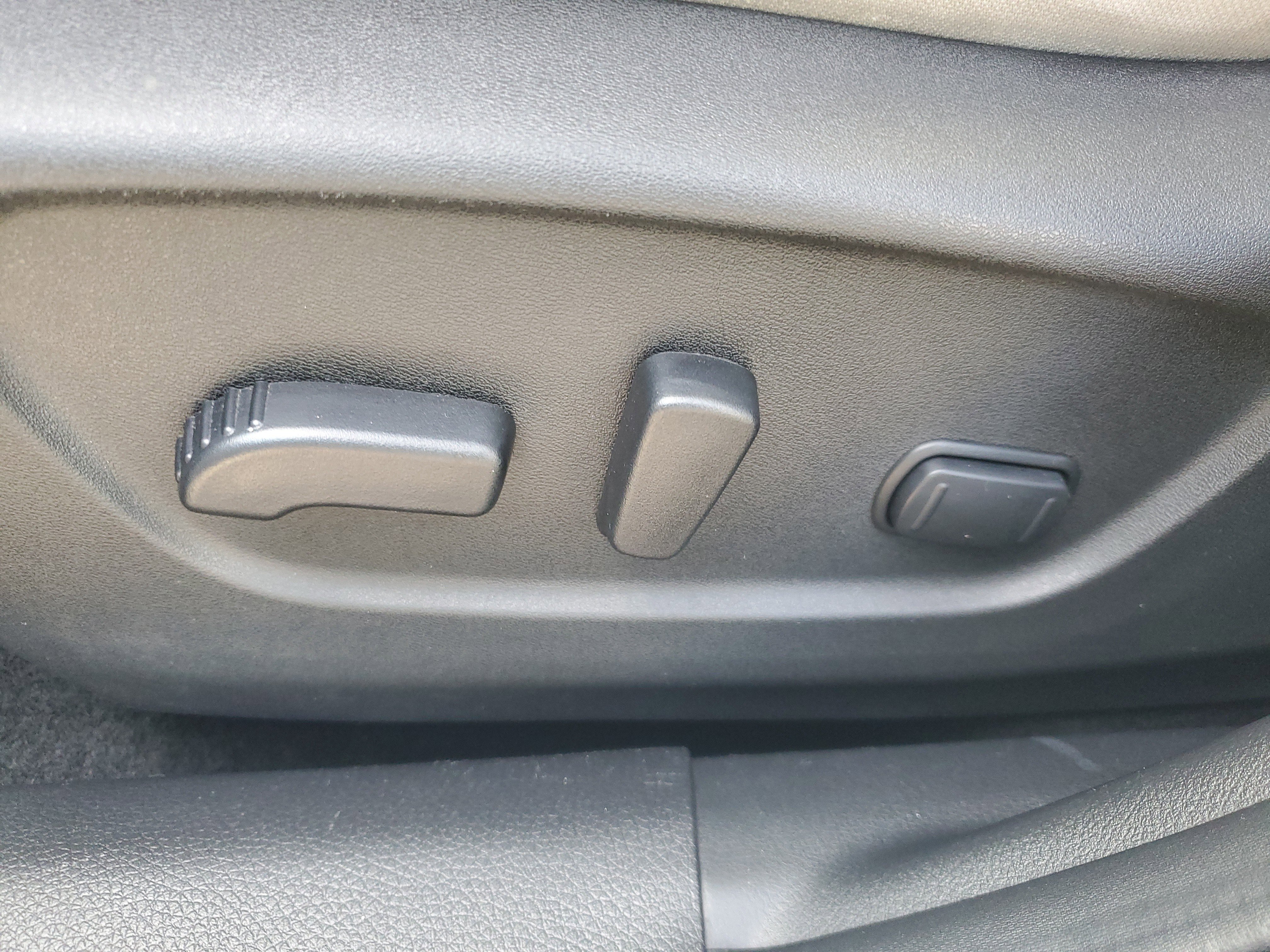 Used 2018 Nissan Rogue Sport SV image 10