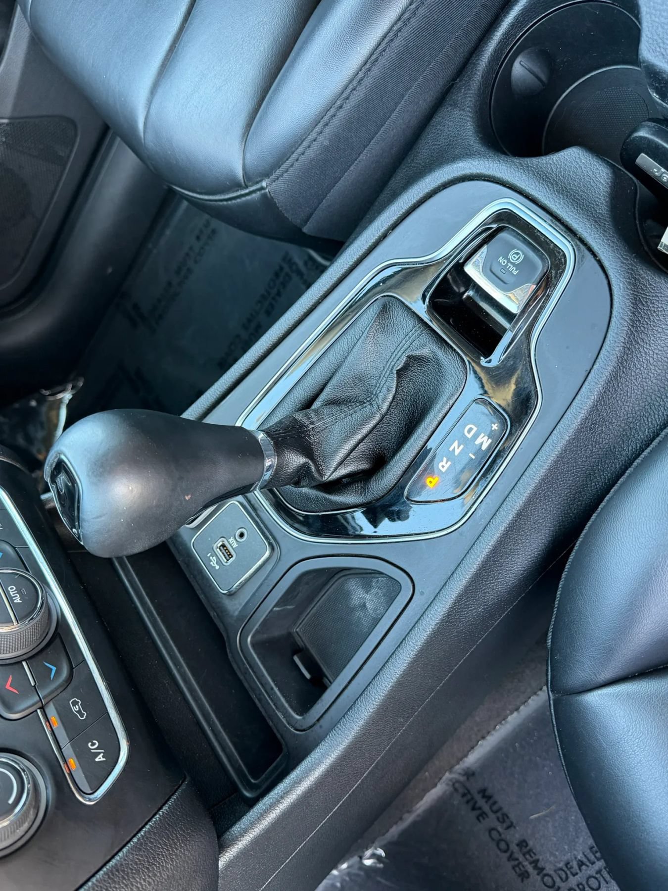 Used 2020 Jeep Cherokee Latitude Plus FWD image 20