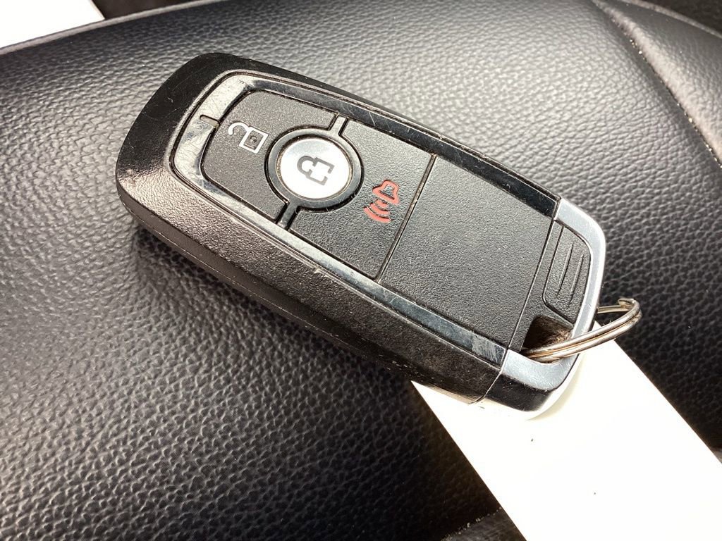 Used 2024 Ford Edge SEL image 30