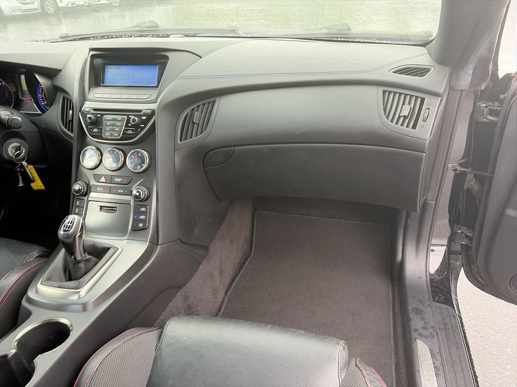 Used 2014 Hyundai Genesis 2.0T RWD image 12