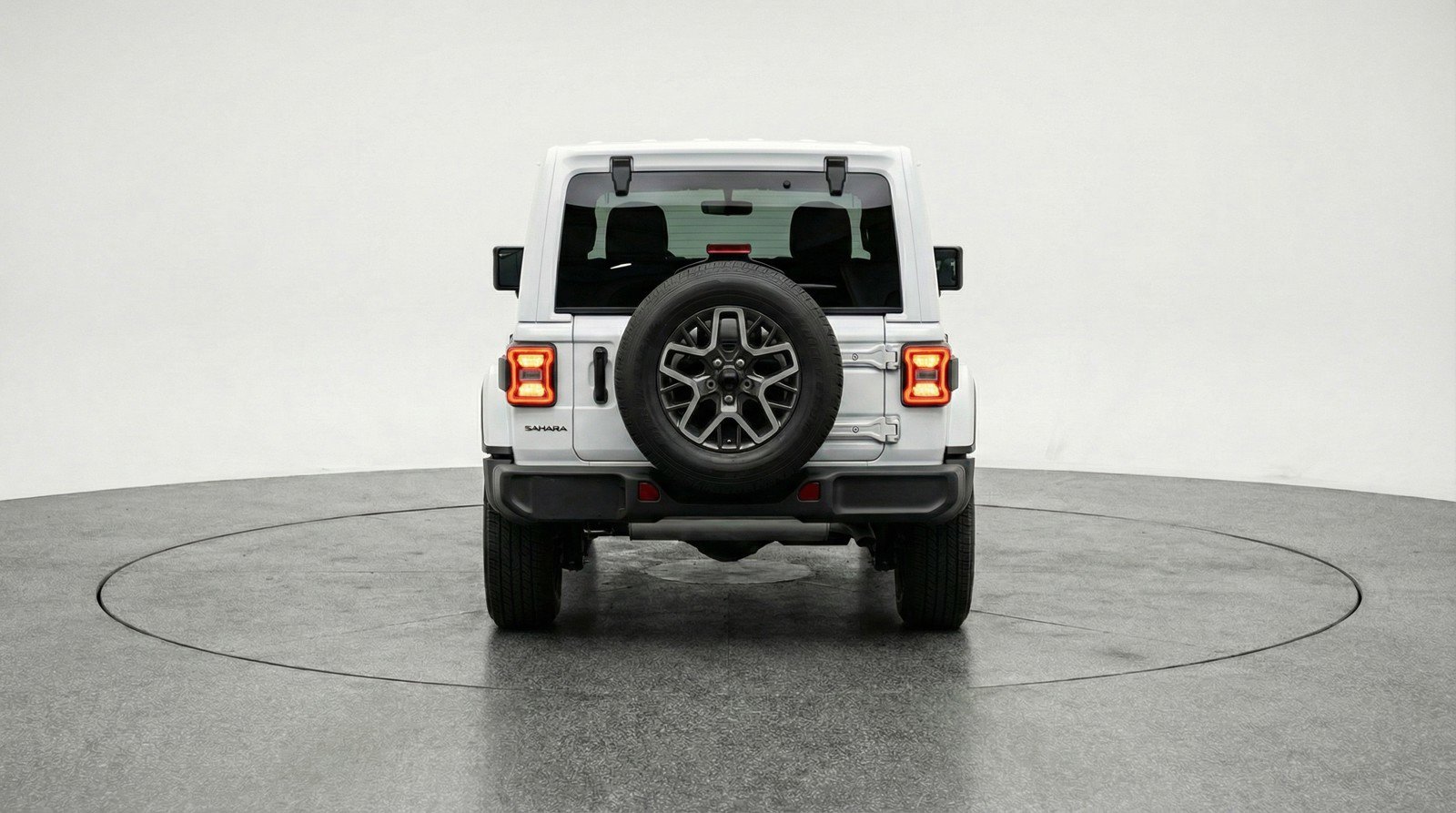 Used 2025 Jeep Wrangler Sahara AWD/4WD image 7