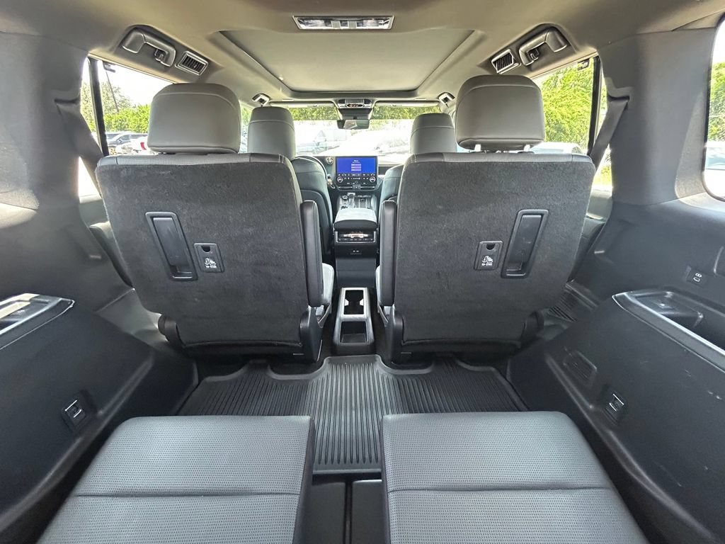 Used 2024 Lexus GX 550 w/ Accessory Package (Z1) AWD/4WD image 18