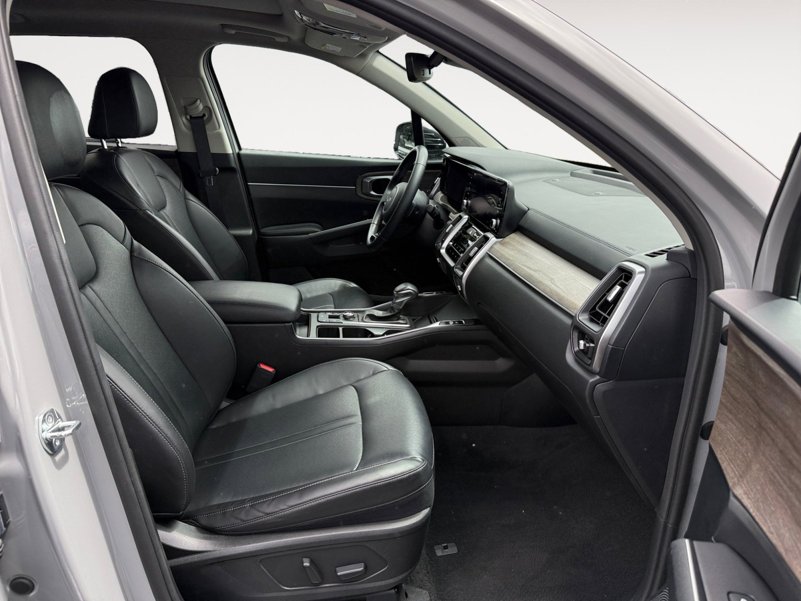 Used 2023 Kia Sorento EX w/ Panoramic Sunroof Package image 19