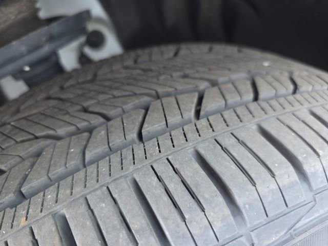 Used 2024 GMC Acadia Elevation image 27