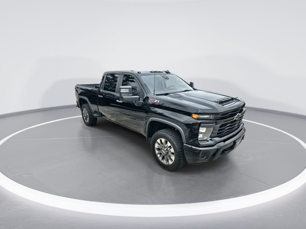 Used 2024 Chevrolet Silverado 2500 Custom w/ Custom Value Package AWD/4WD image 2