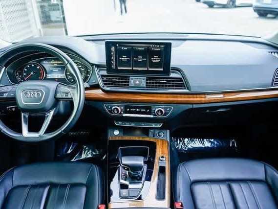 Used 2023 Audi Q5 2.0T Premium w/ Convenience Package image 12