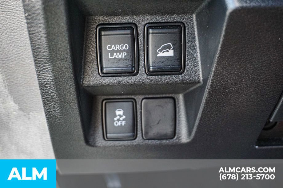 Used 2023 Nissan Frontier SV image 46