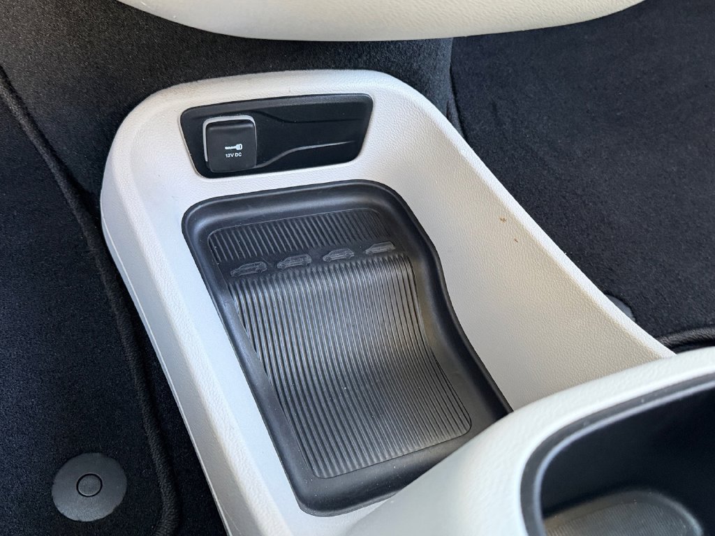 Used 2024 Chrysler Pacifica Touring-L FWD image 31