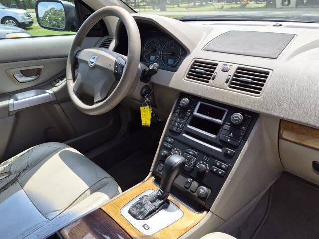 Used 2005 Volvo XC90 2.5T AWD/4WD image 30