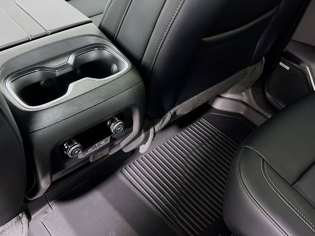 New 2026 GMC Acadia Elevation w/ Elevation Premium Package image 24