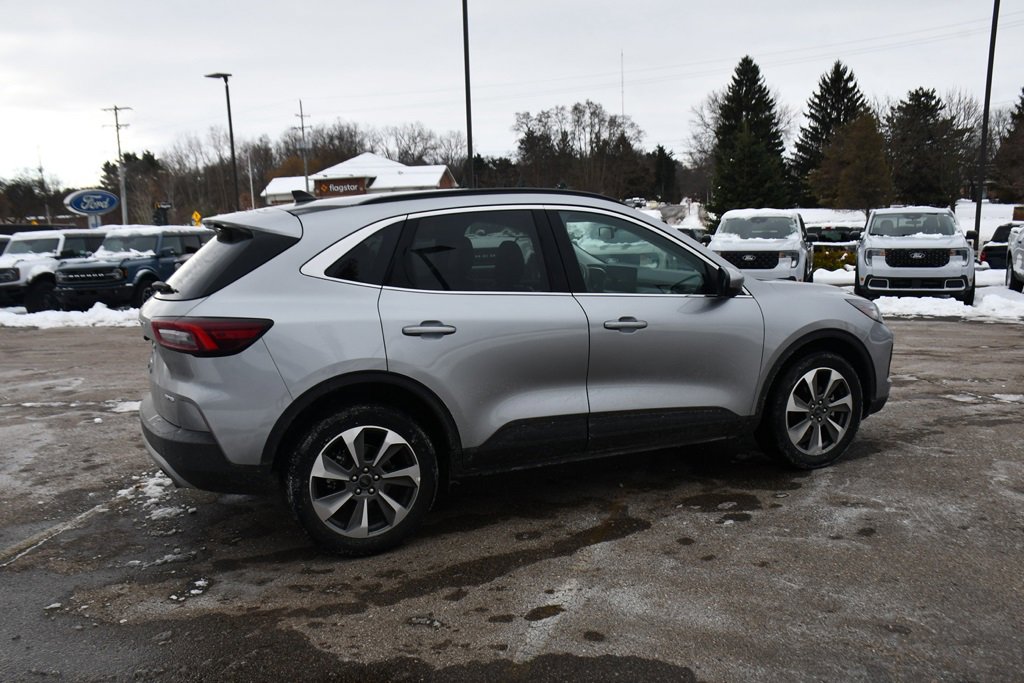 Used 2024 Ford Escape Platinum image 7