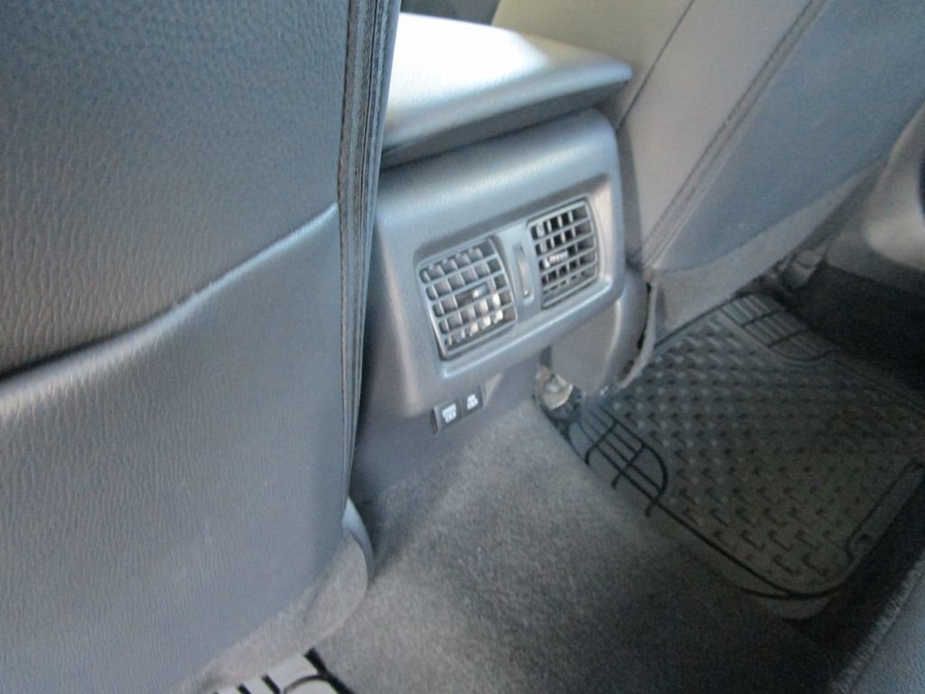 Used 2025 Toyota Camry SE FWD image 19