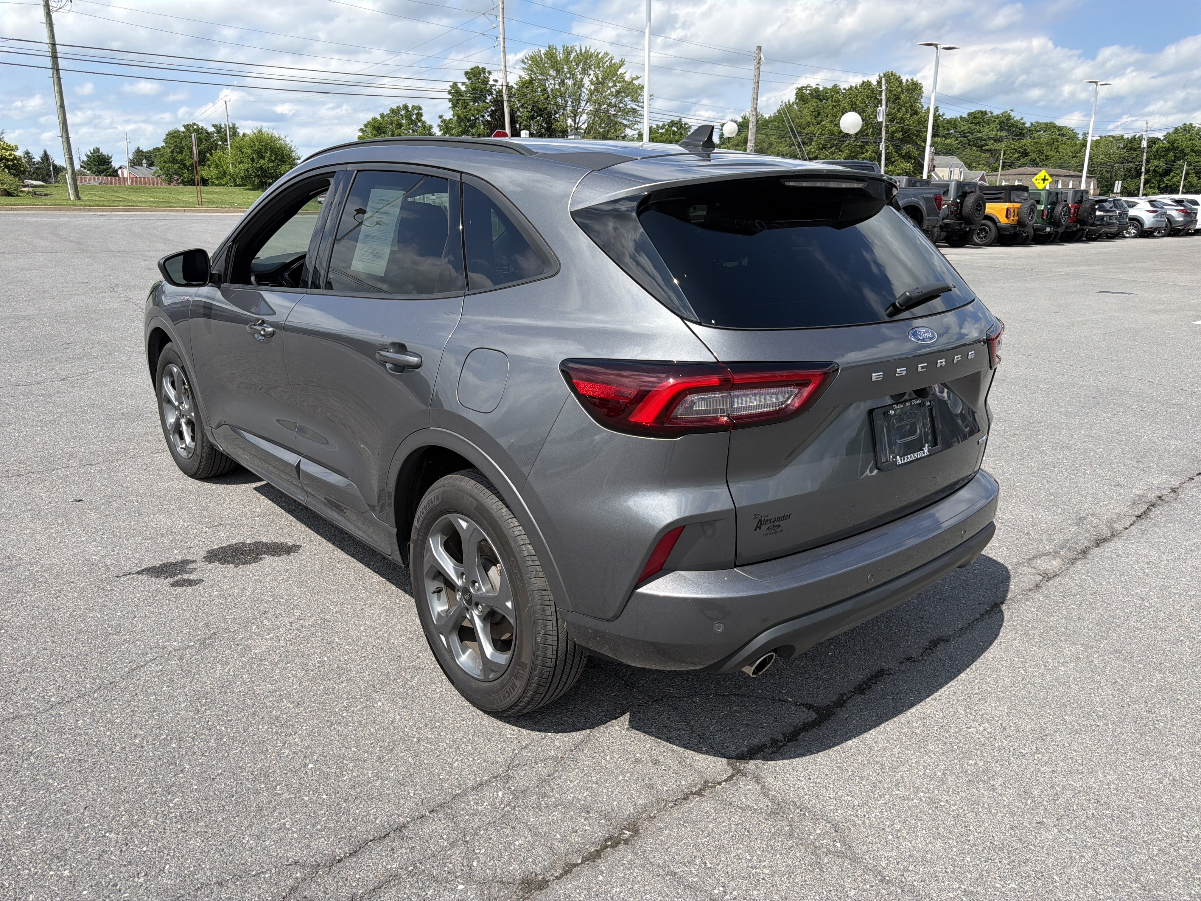 Used 2023 Ford Escape ST-Line w/ Tech Pack #1 AWD/4WD image 6