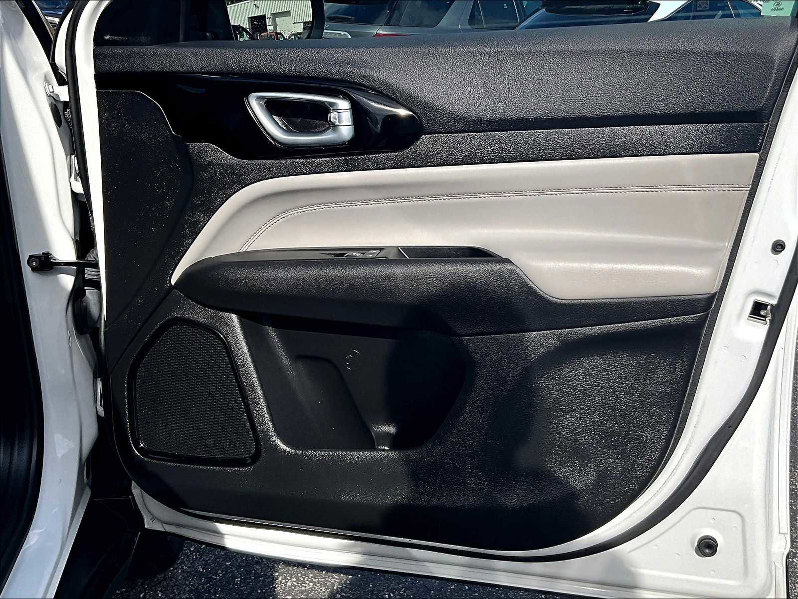 Used 2022 Jeep Compass Limited image 12