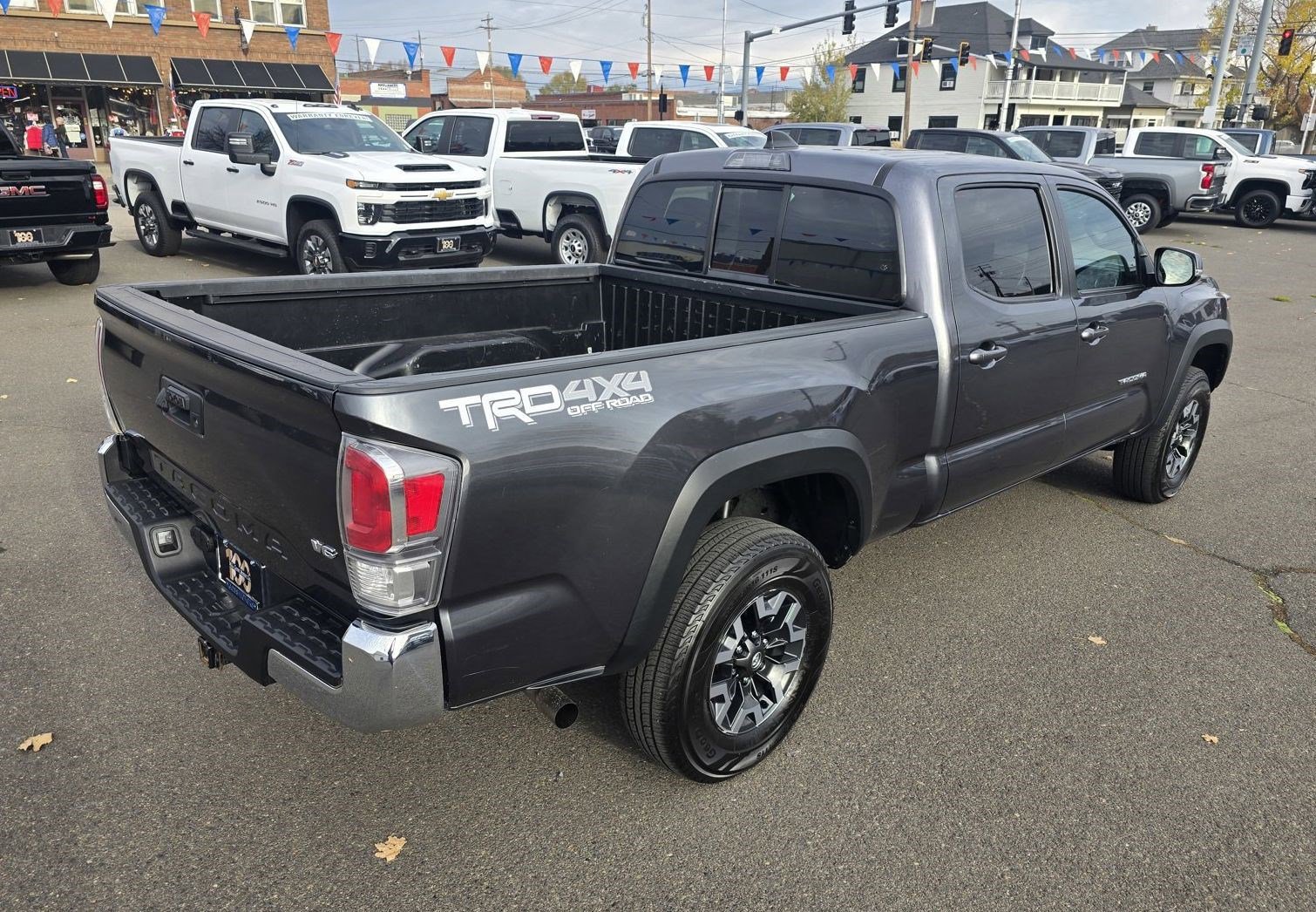 Used 2022 Toyota Tacoma TRD Off-Road image 28