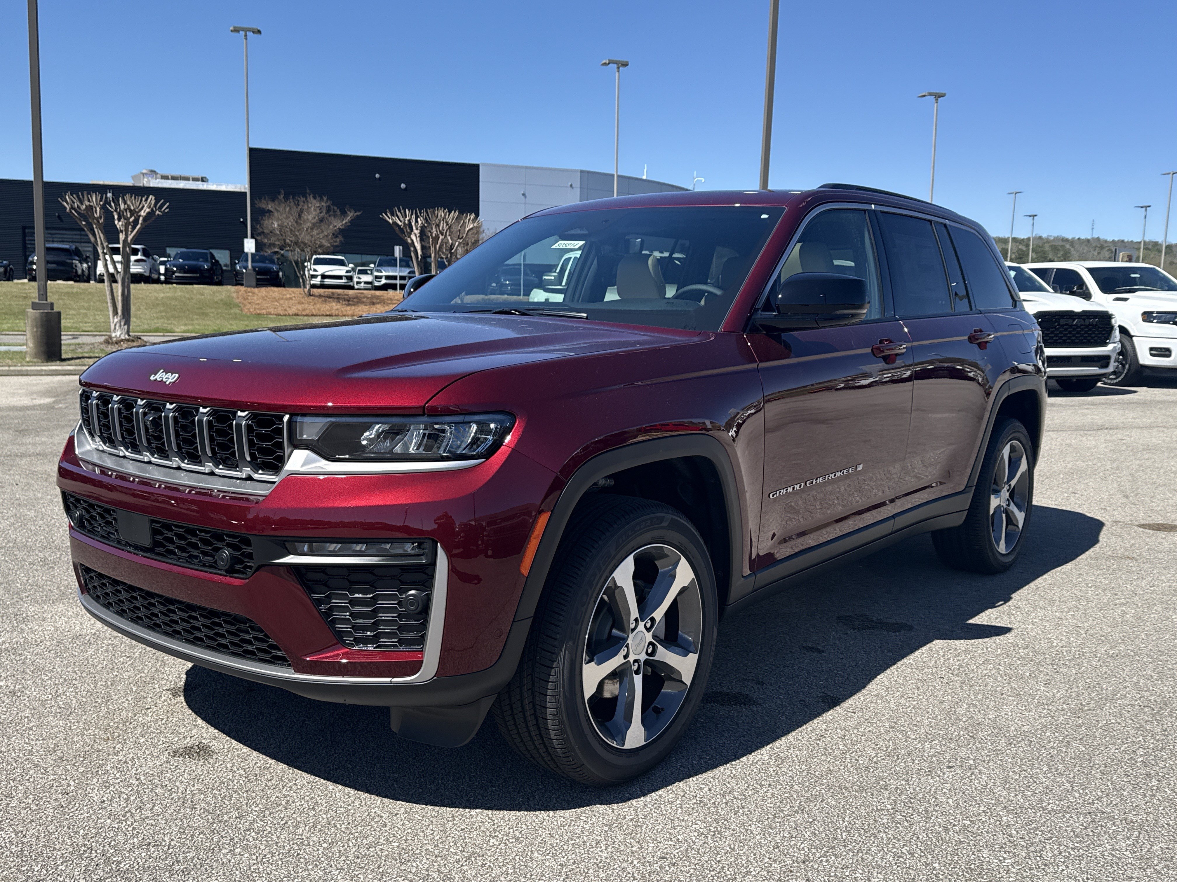 New 2026 Jeep Grand Cherokee Limited w/ Luxury Tech Group II AWD/4WD image 3