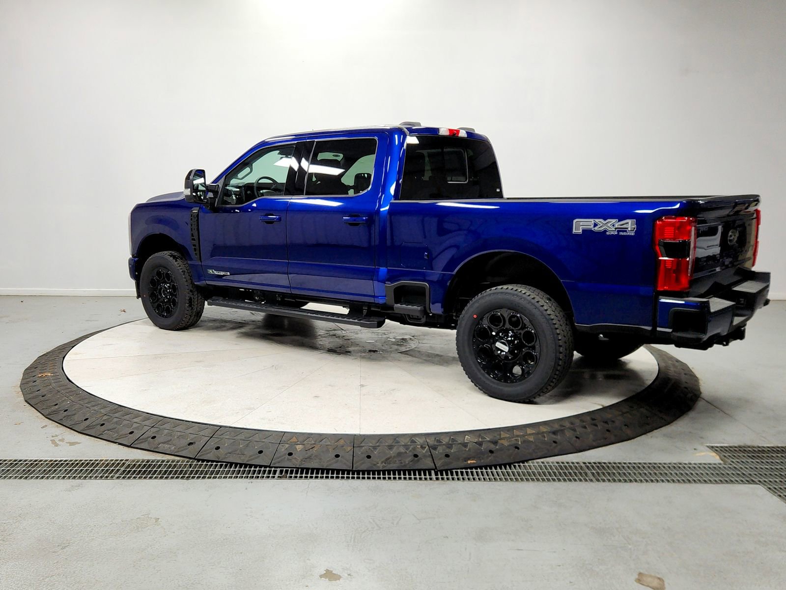 New 2026 Ford F250 Lariat w/ Black Appearance Package image 5