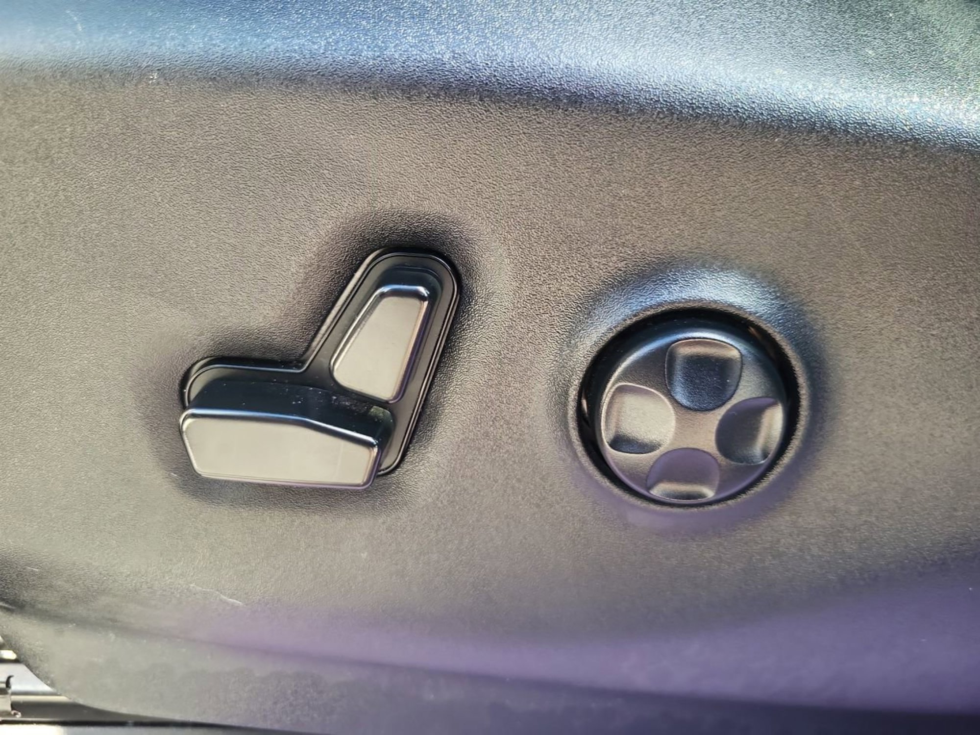 Used 2020 Chrysler Voyager Lxi image 20