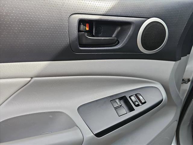 Used 2013 Toyota Tacoma 4x4 Access Cab V6 w/ SR5 Pkg image 13