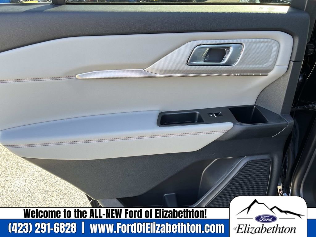 New 2026 Ford Explorer Active w/ Active Comfort Package image 17