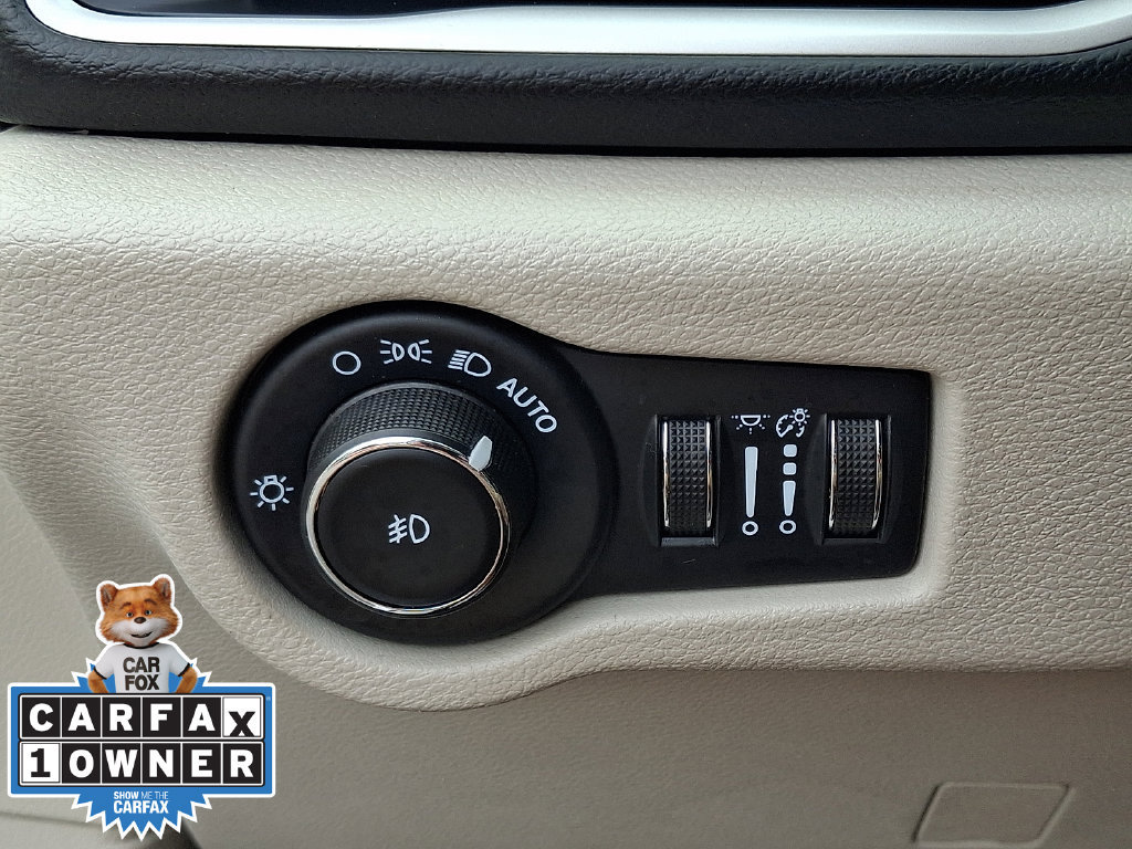 Used 2024 Chrysler Pacifica Touring-L FWD image 25