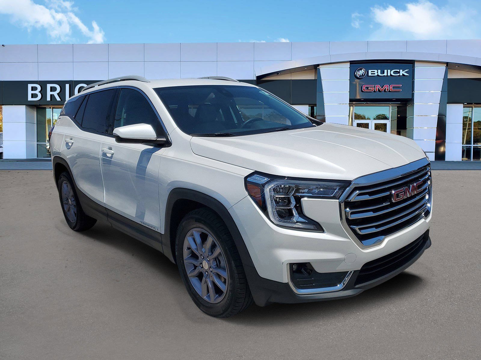 Used 2023 GMC Terrain SLT w/ LPO, Floor Liner Package FWD video 2