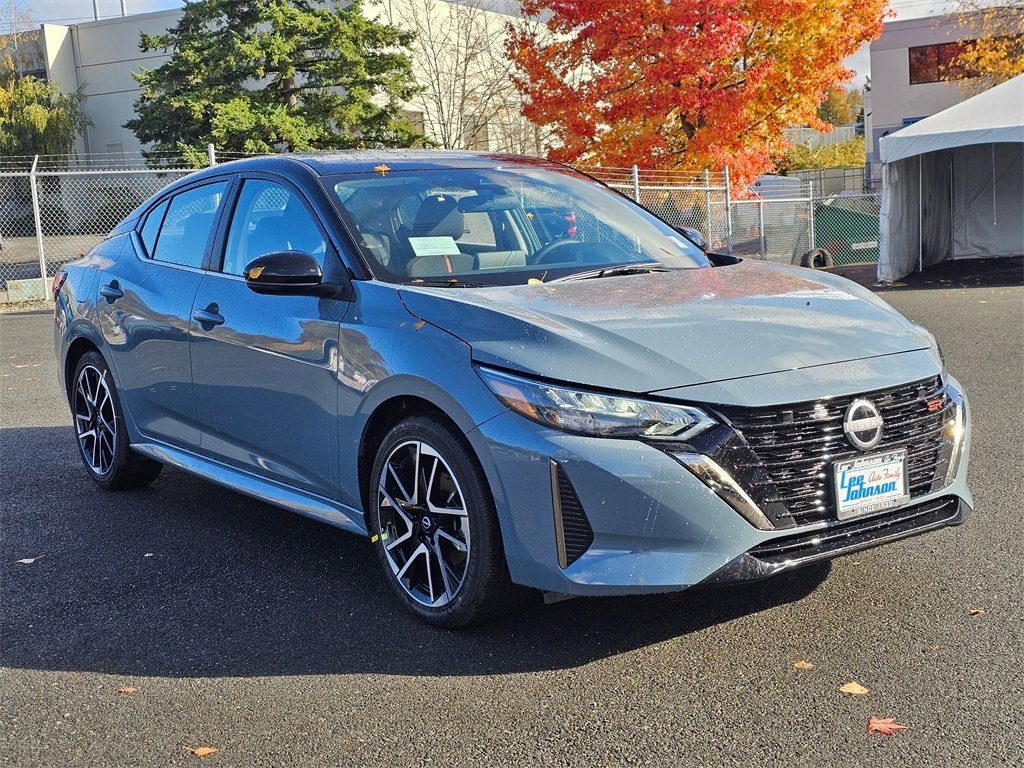 New 2025 Nissan Sentra SR image 3