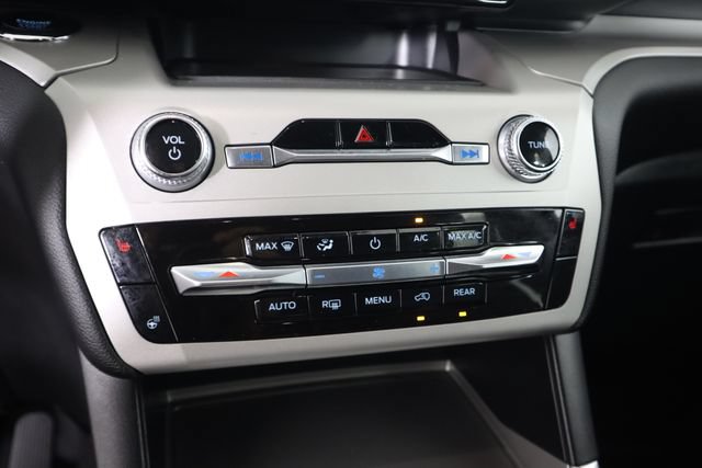 Used 2024 Ford Explorer XLT w/ Equipment Group 202A AWD/4WD image 50