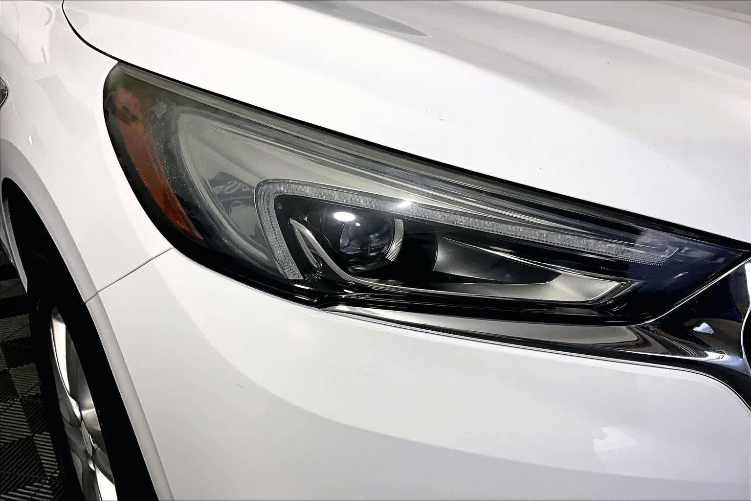 Used 2018 Buick Enclave Essence FWD image 24
