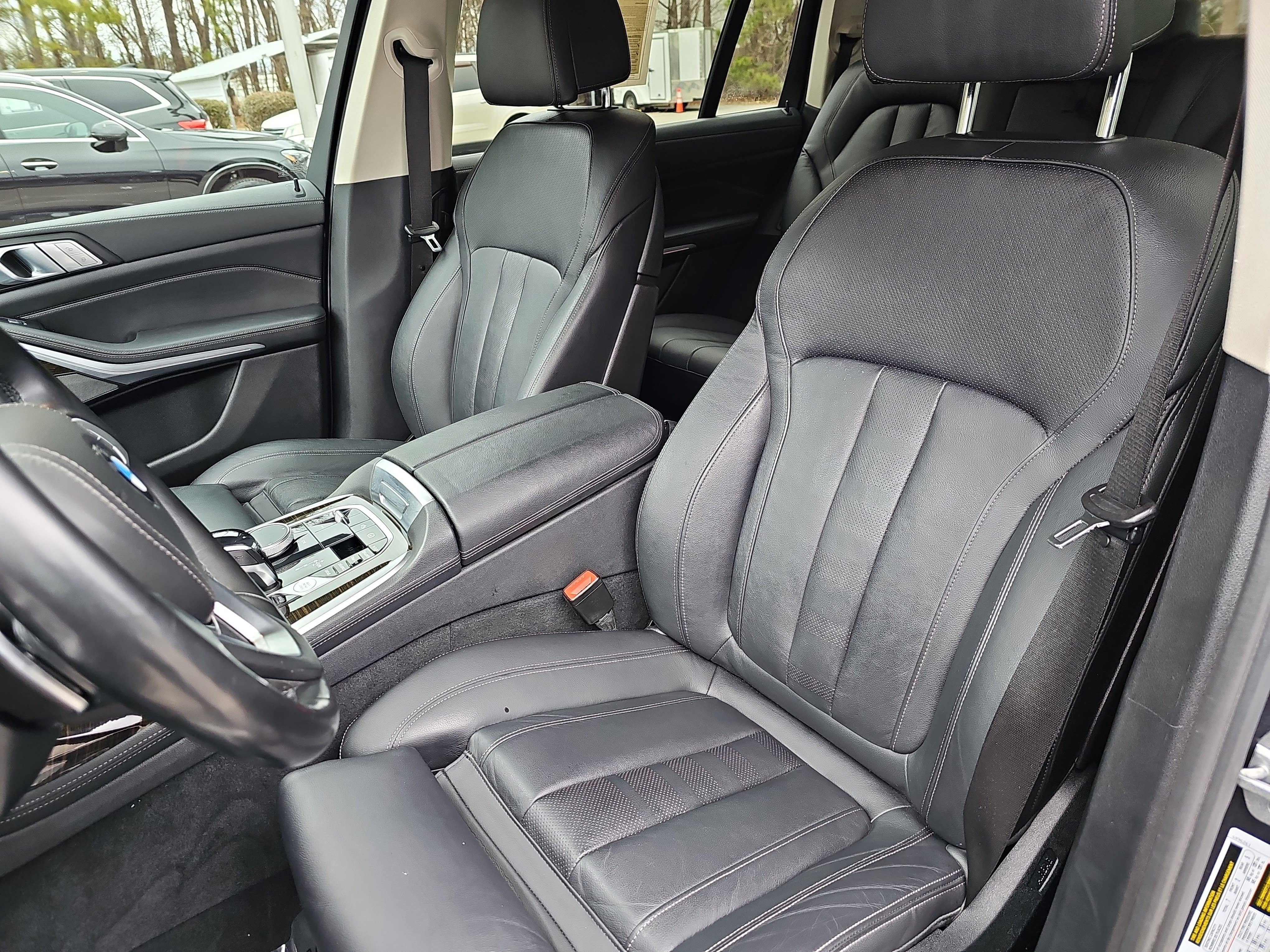 Used 2020 BMW X7 xDrive40i w/ Cold Weather Package image 17