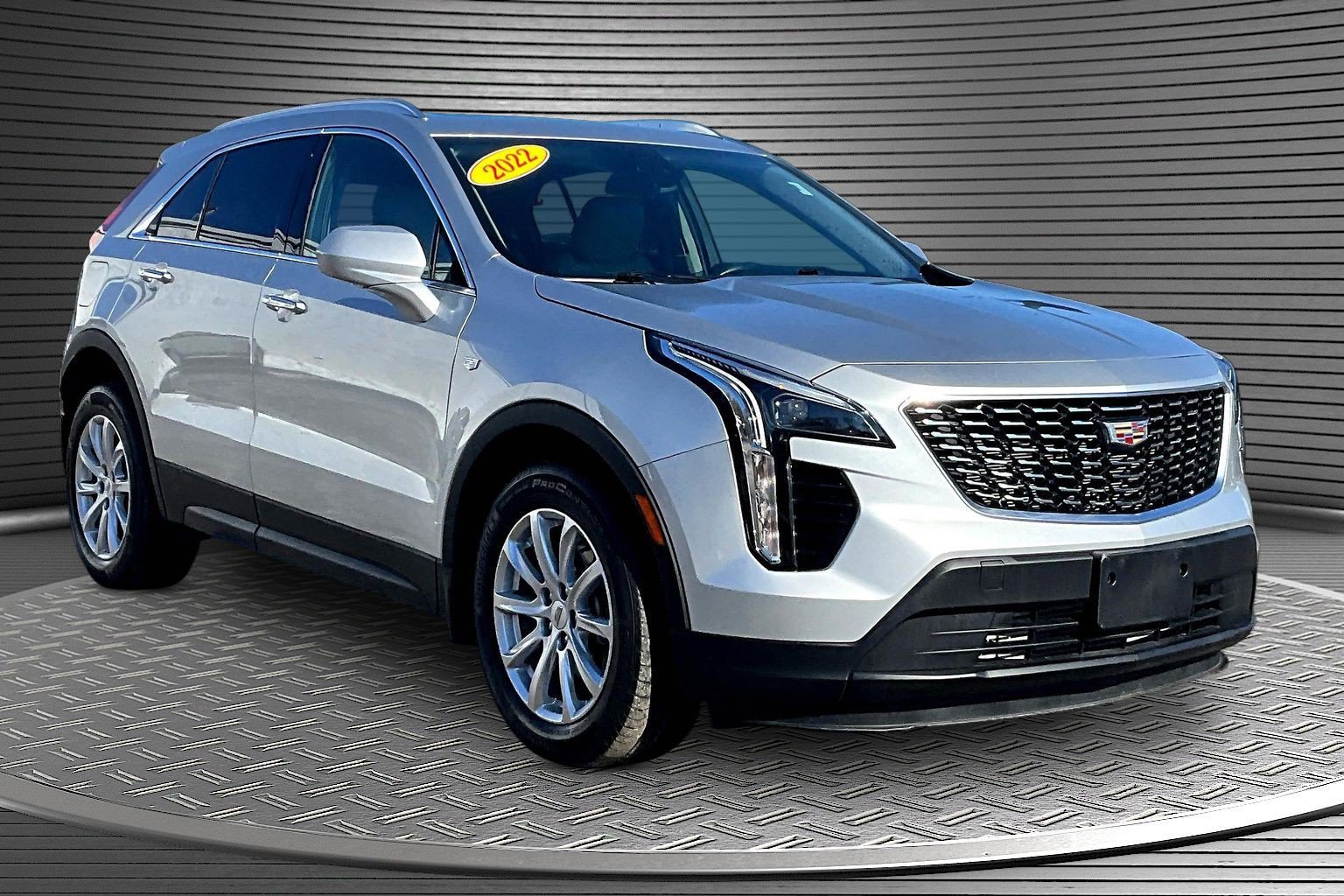 Used 2022 Cadillac XT4 Luxury w/ Cold Weather Package image 1