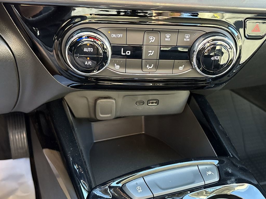New 2025 Chevrolet Trax ACTIV w/ Driver Confidence Package image 19