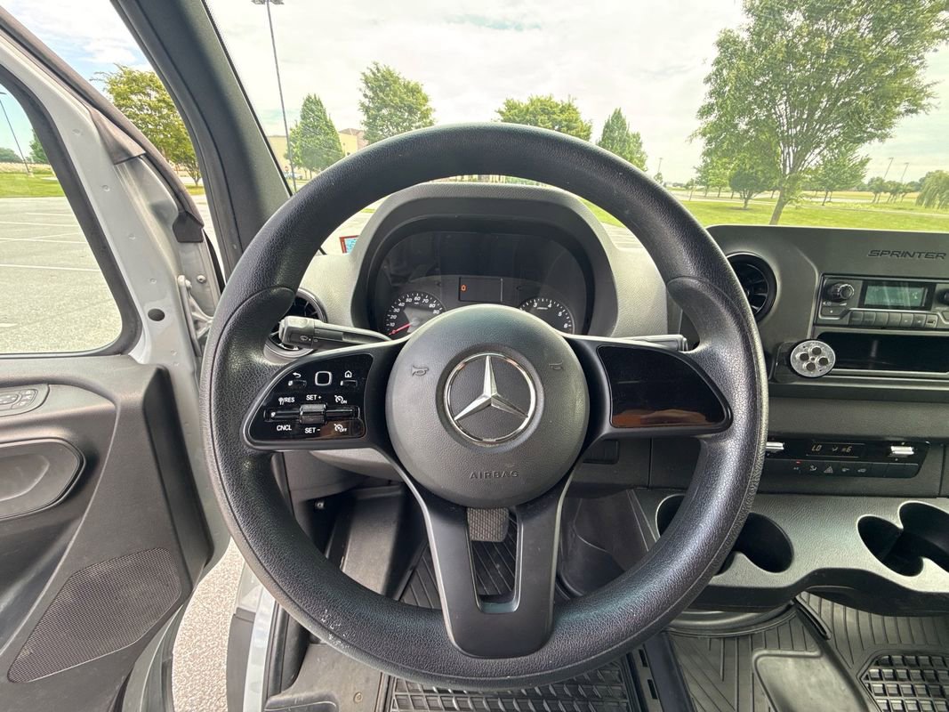 Used 2023 Mercedes-Benz Sprinter 1500 image 18