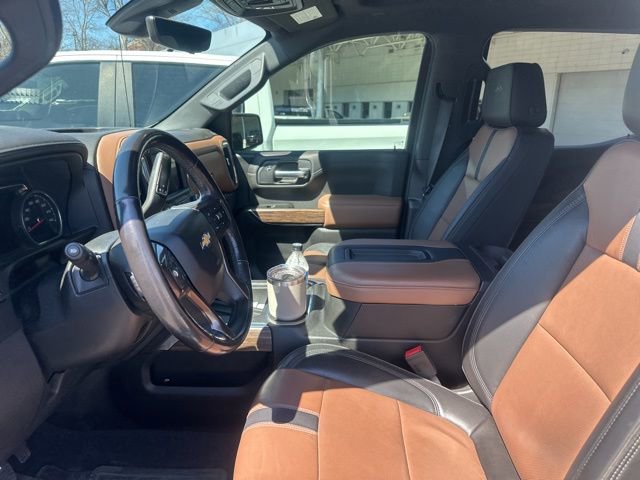 Used 2019 Chevrolet Silverado 1500 High Country w/ Technology Package AWD/4WD image 31