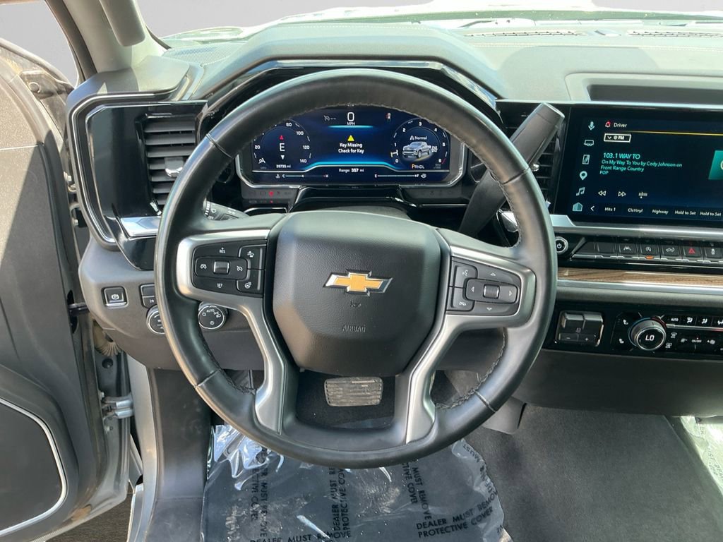 Used 2025 Chevrolet Silverado 1500 LT AWD/4WD image 12