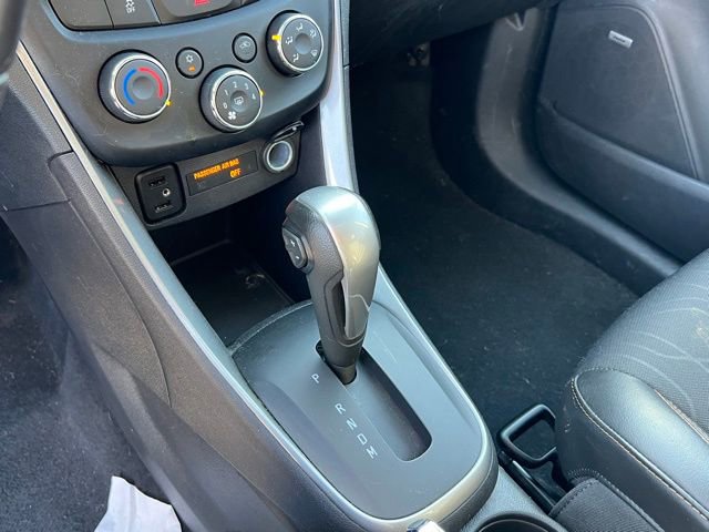 Used 2019 Chevrolet Trax LT w/ Sun & Sound Package image 20