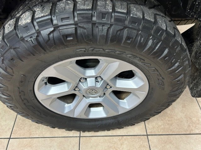 Used 2016 Toyota 4Runner SR5 AWD/4WD image 22