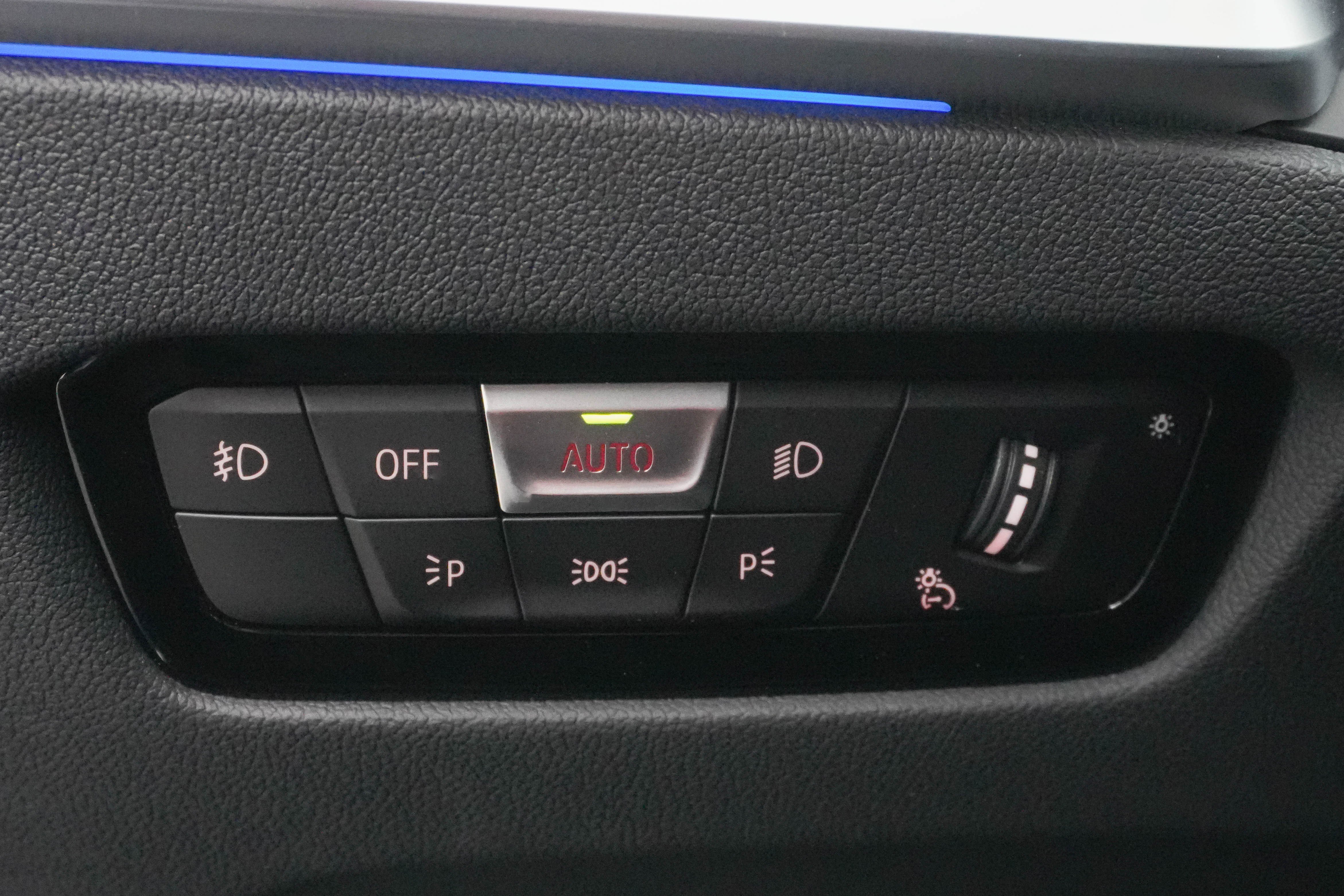 Used 2022 BMW 330i Sedan w/ M Sport Package image 17