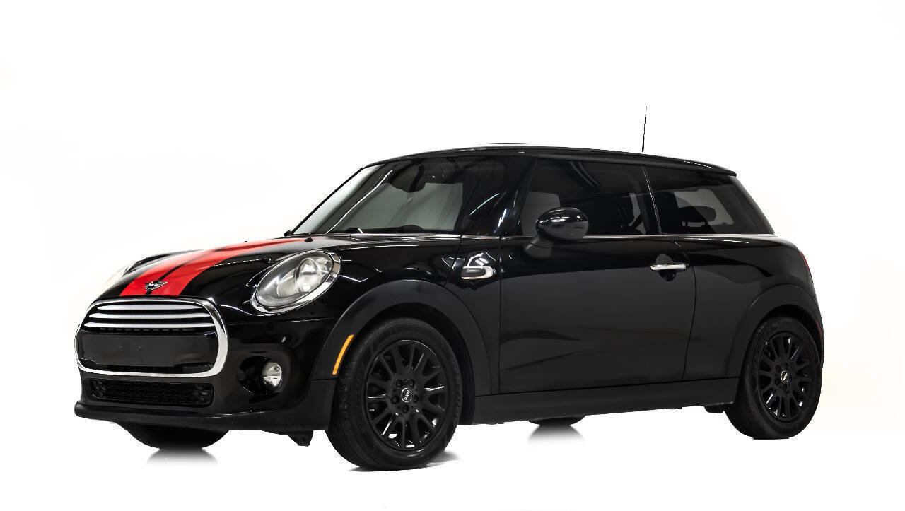 Used 2015 MINI Cooper 2-Door Hardtop image 2