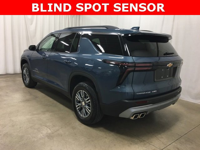 Used 2025 Chevrolet Traverse LT image 5