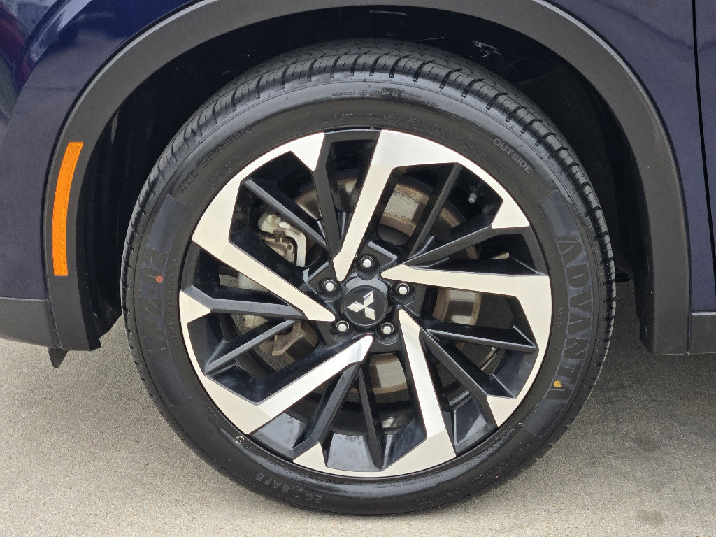 Used 2024 Mitsubishi Outlander SE image 17