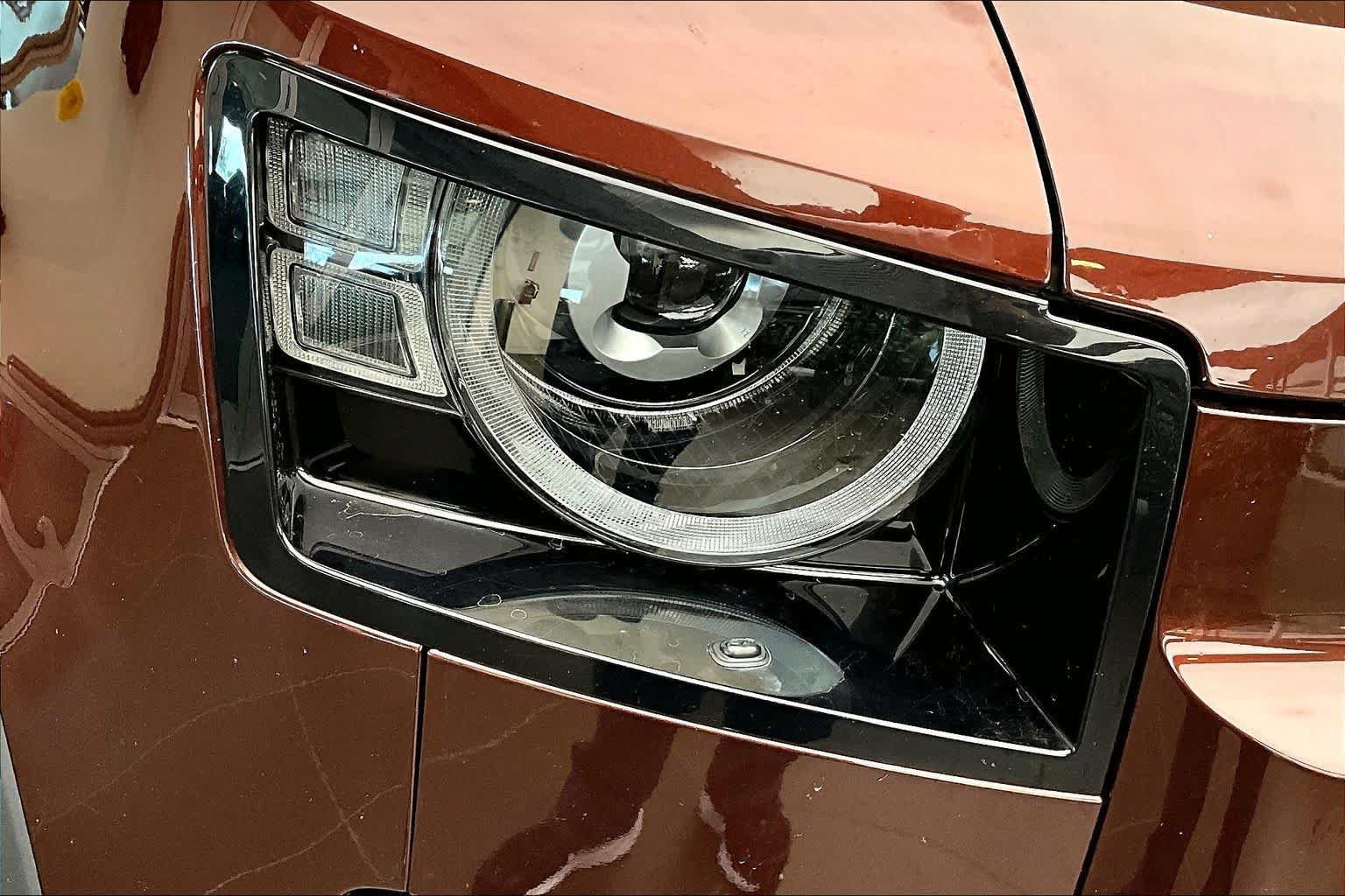 Used 2023 Land Rover Defender 130 X-Dynamic SE AWD/4WD image 27