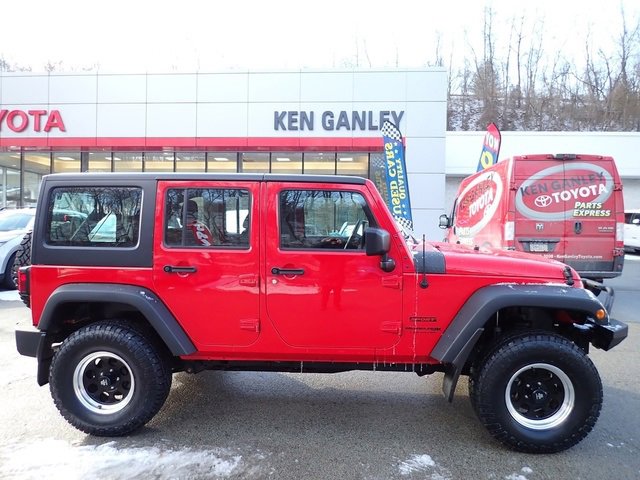 Used 2018 Jeep Wrangler Unlimited Sport image 2