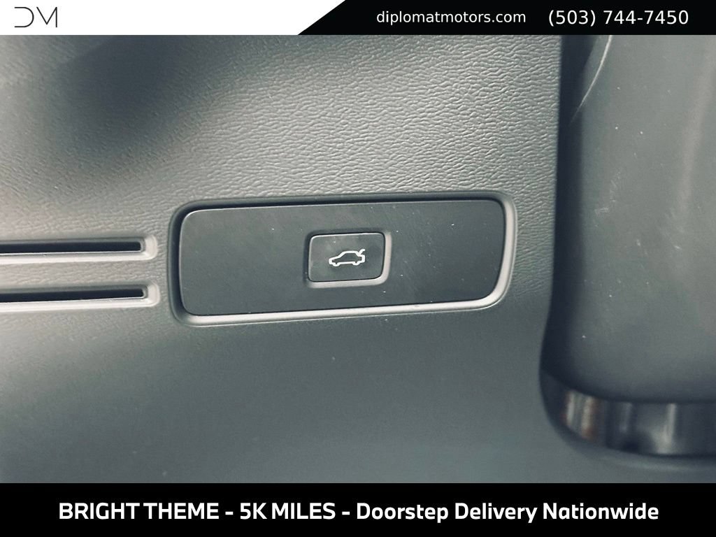 Used 2025 Volvo XC40 B5 Core w/ Protection Package Premier AWD/4WD image 32